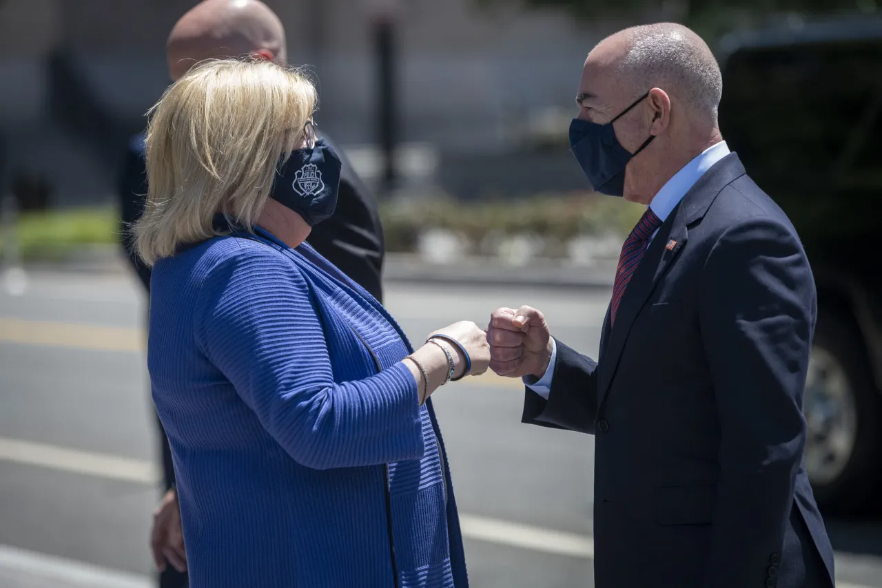 Image: DHS Secretary Alejandro Mayorkas Participates in Wreath Laying at the National Law Enforcement Officer Memorial (07)