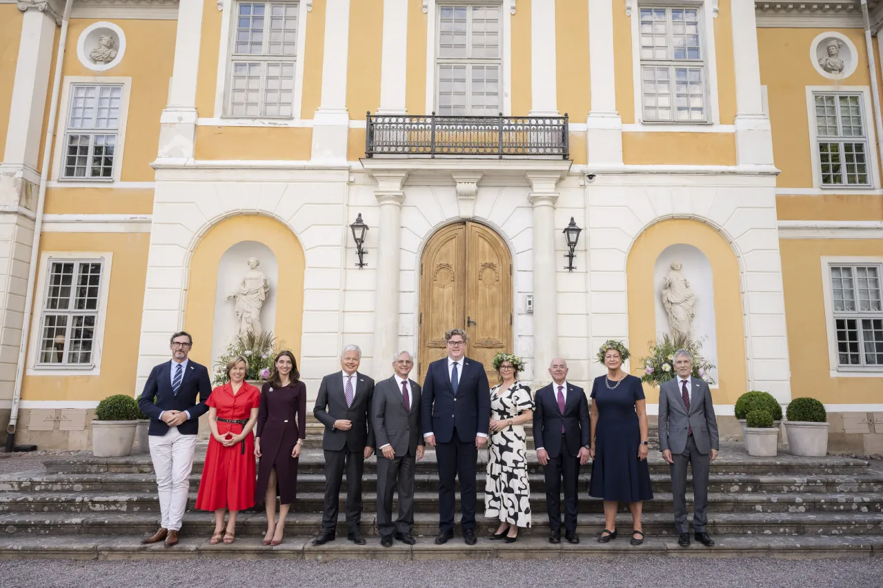 Image: DHS Secretary Alejandro Mayorkas Participates in a Family Photo (046)