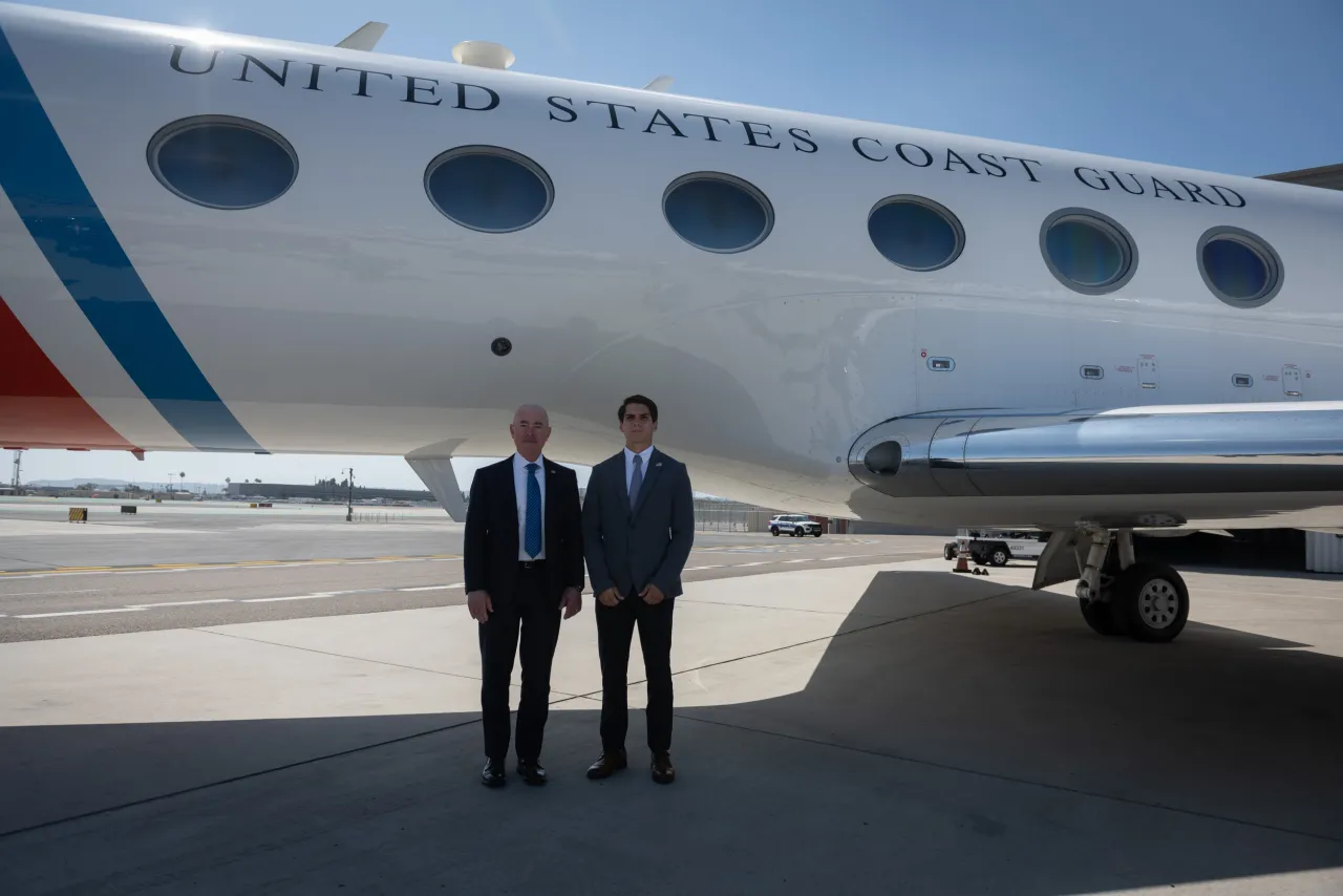 Image: DHS Secretary Alejandro Mayorkas Travels to San Diego, CA (037)