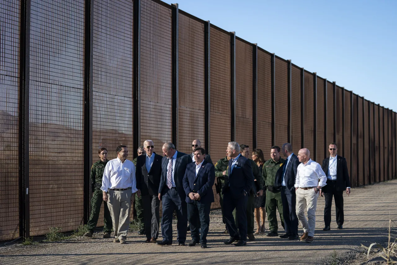 Image: DHS Secretary Alejandro Mayorkas travels to El Paso with President Biden (039)