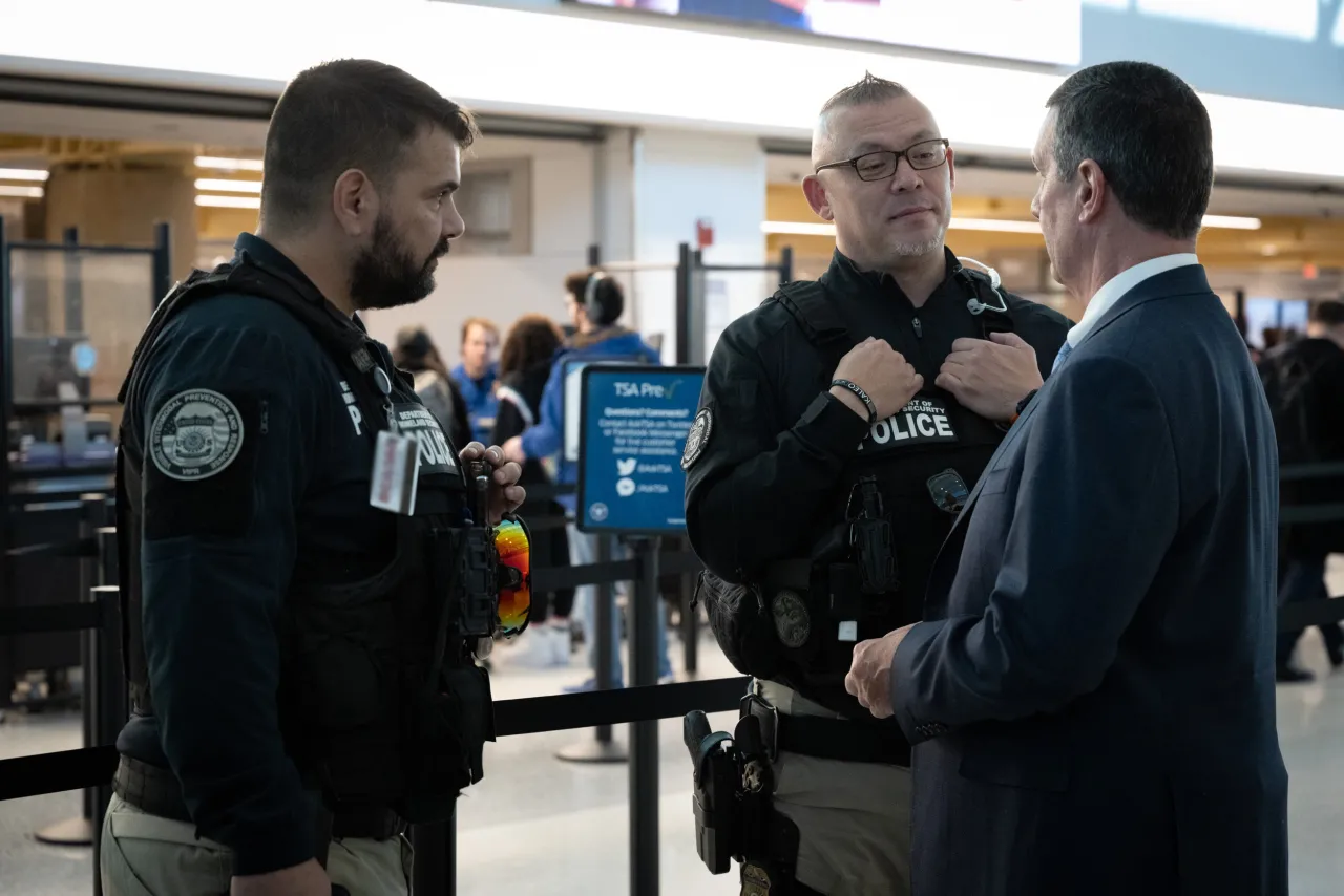 Image: DHS Secretary Alejandro Mayorkas Swears In TSA Administrator(030)