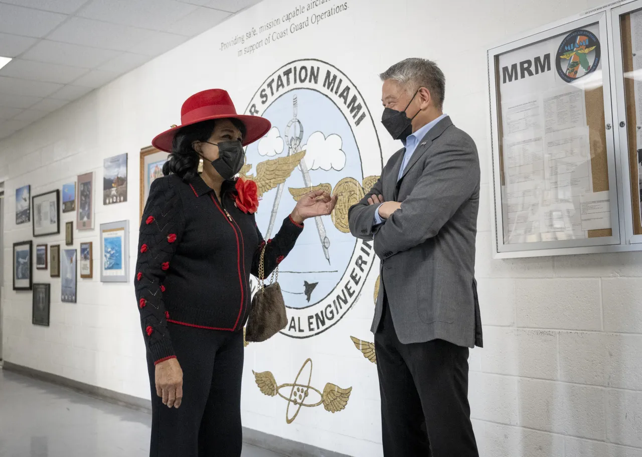 Image: DHS Deputy Secretary Participates in Listening Session and Book Reading with First Lady (104)