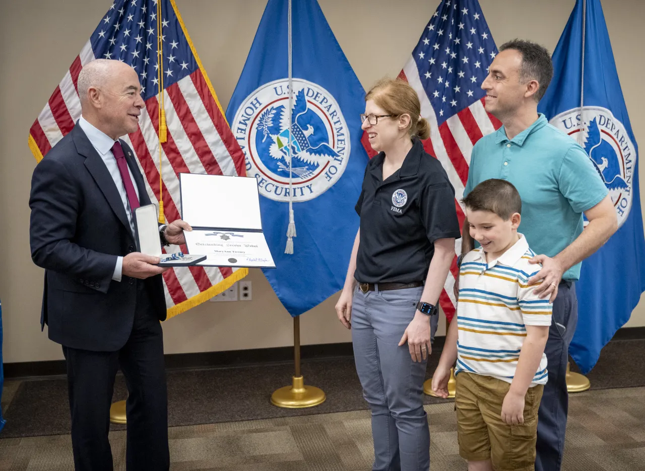 Image: DHS Secretary Alejandro Mayorkas Presents an Award to MaryAnn Tierney (8)