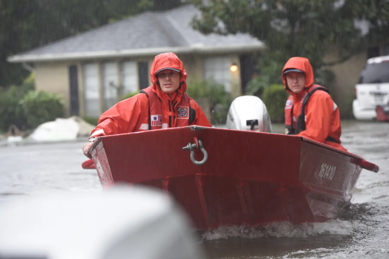 Image: Coast Guard flood punt team responds to Hurricane Harvey