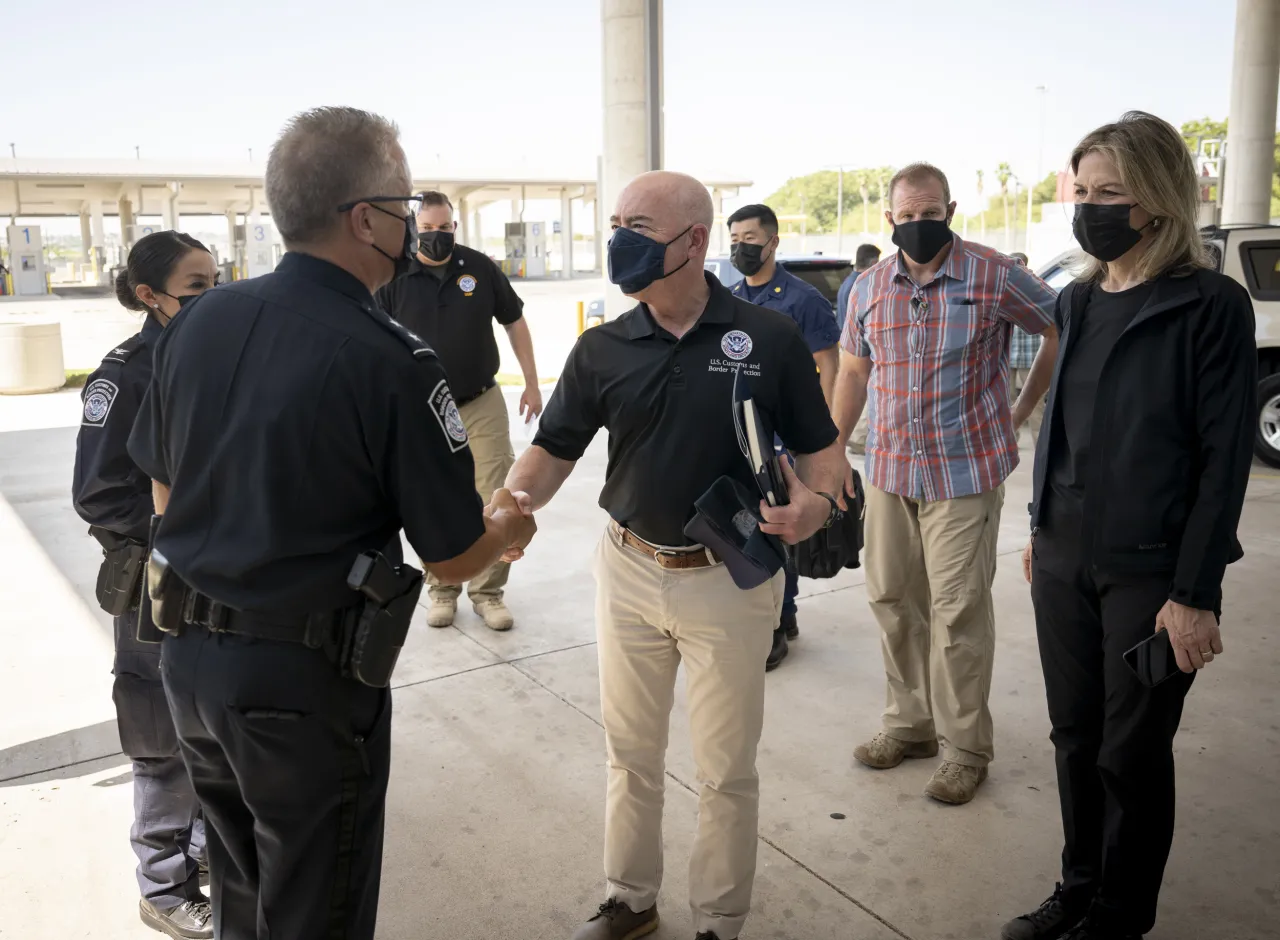 Image: DHS Secretary Alejandro Mayorkas Tours Port of Entry (1)