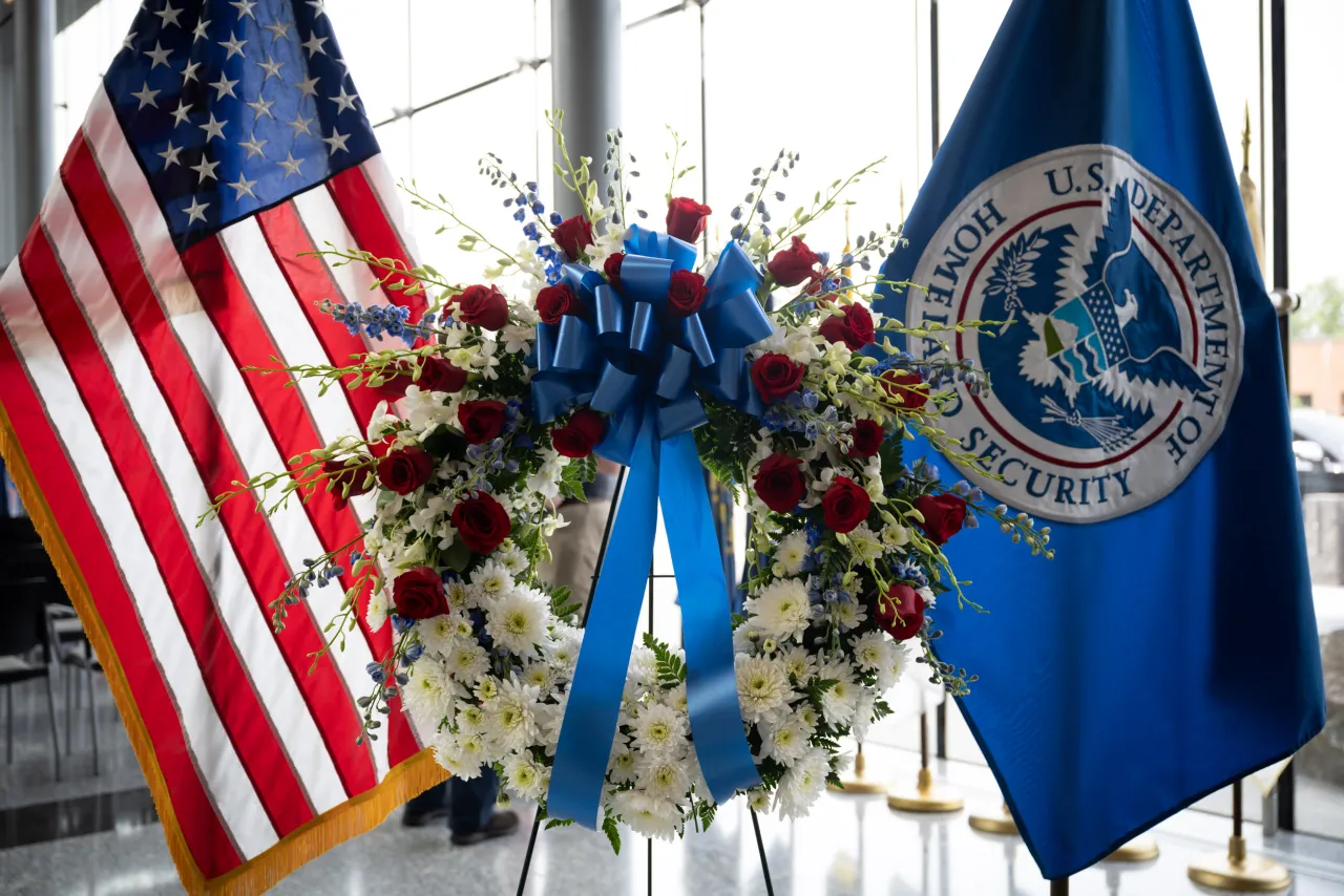 Image: DHS Secretary Alejandro Mayorkas Attends FPS Wreath Laying Ceremony (005)