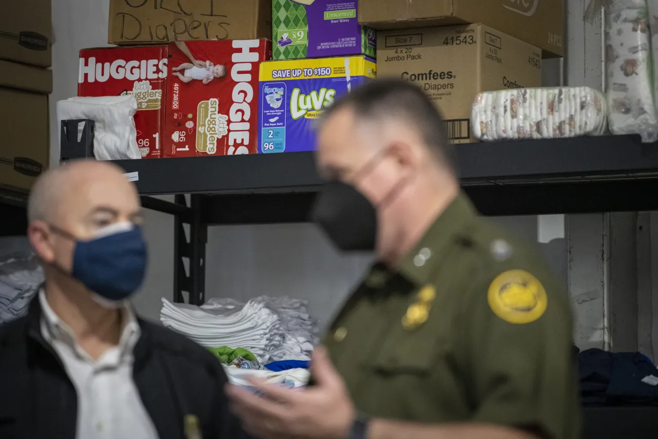 Image: DHS Secretary Alejandro Mayorkas Tours CBP Donna Processing Center (09)