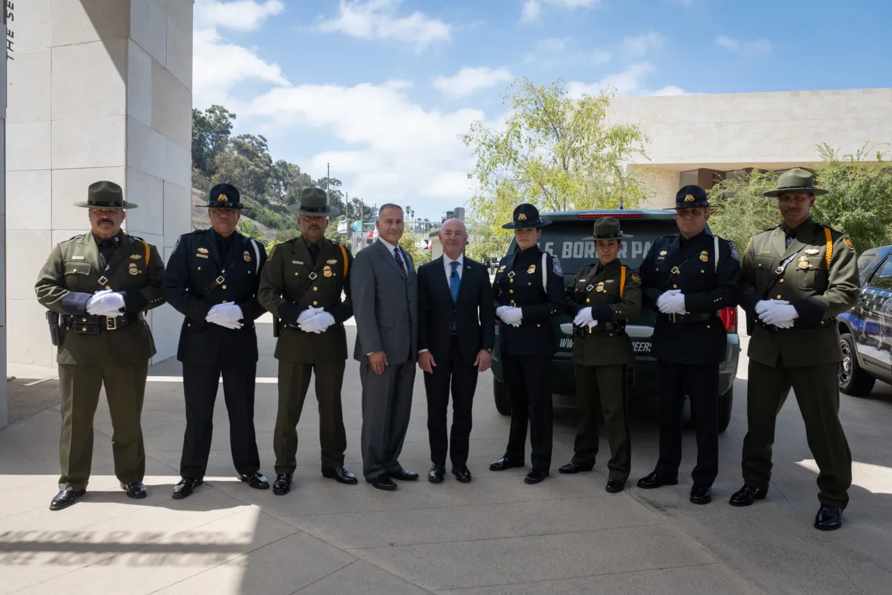 Image: DHS Secretary Alejandro Mayorkas Travels to San Diego, CA (026)