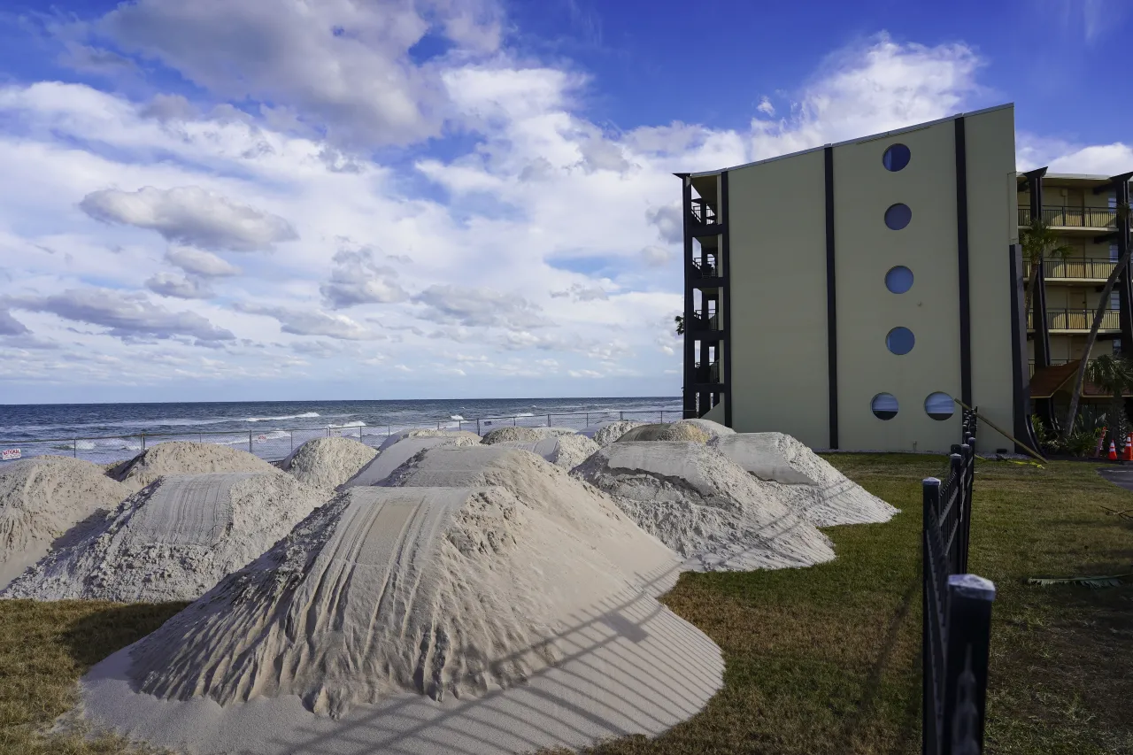 Image: Florida Beach Damaged by Hurricane Ian (5)