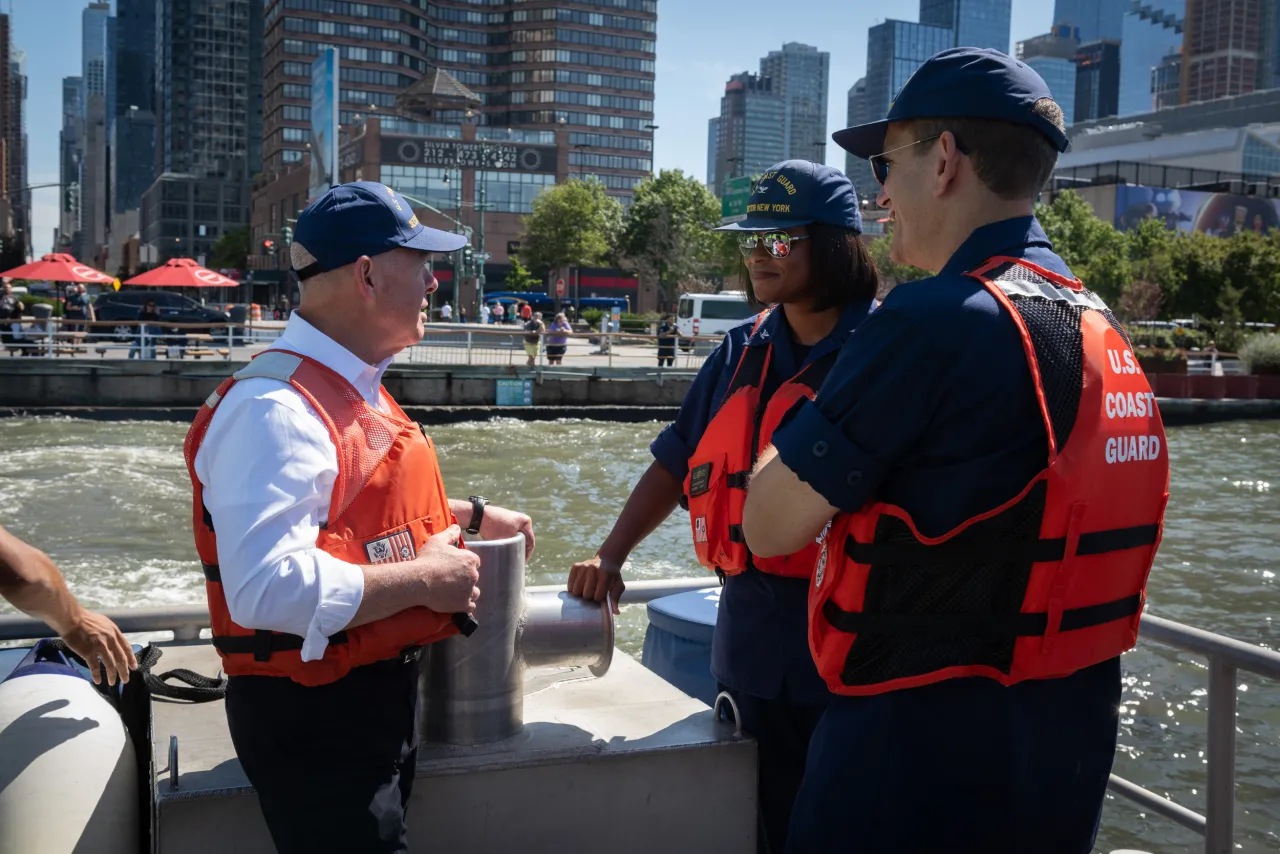 Image: DHS Secretary Alejandro Mayorkas Travels to NY and NJ (008)