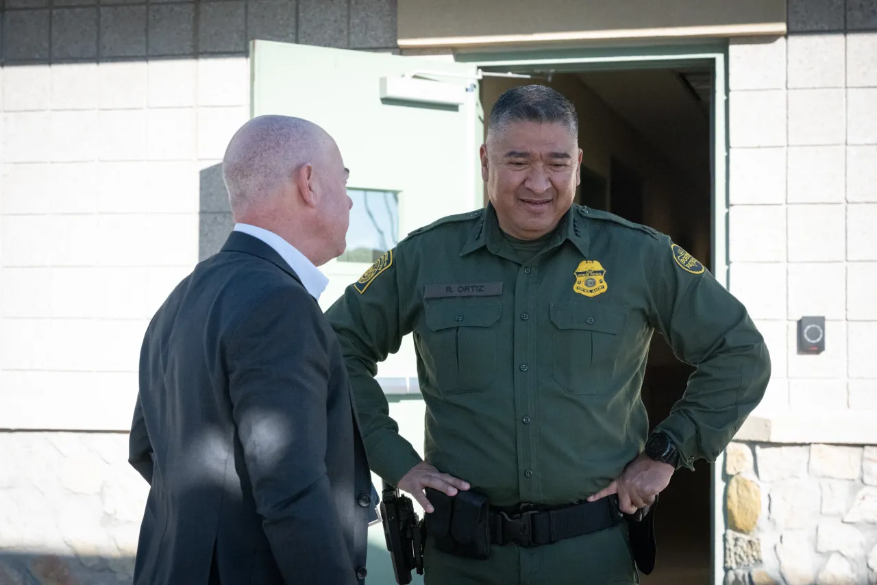 Image: DHS Secretary Alejandro Mayorkas Visits USBP El Paso Station (010)