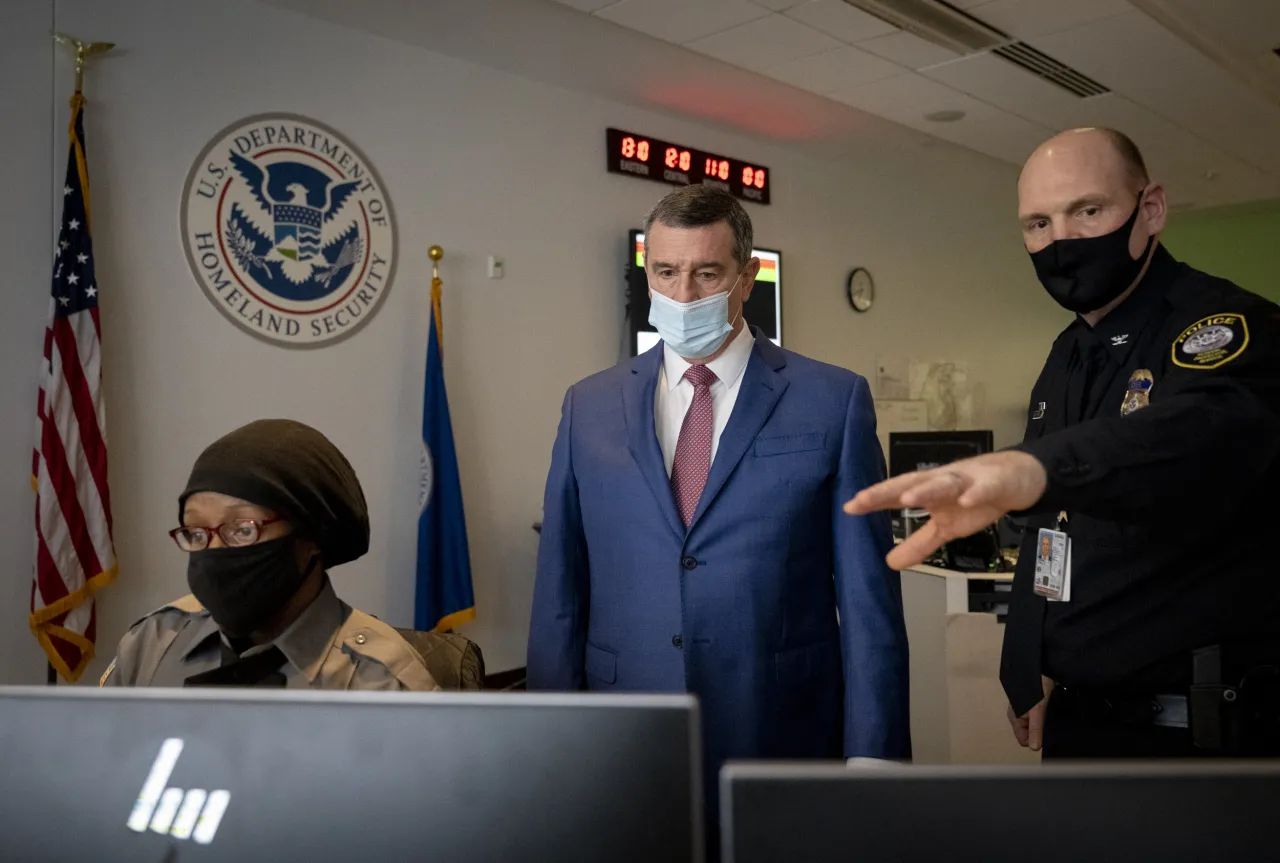 Image: Acting Secretary Pekoske Visits the Campus Security Operation Center (3)