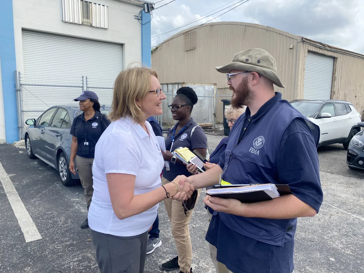 Image: FEMA Administrator Criswell Canvases Neighborhoods with Disaster Survivor Assistance Teams (2)