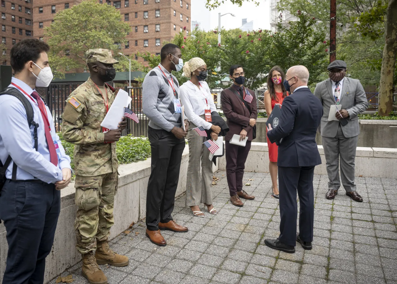 Image: DHS Secretary Alejandro Mayorkas Meets with Newly Sworn In Citizens (3)