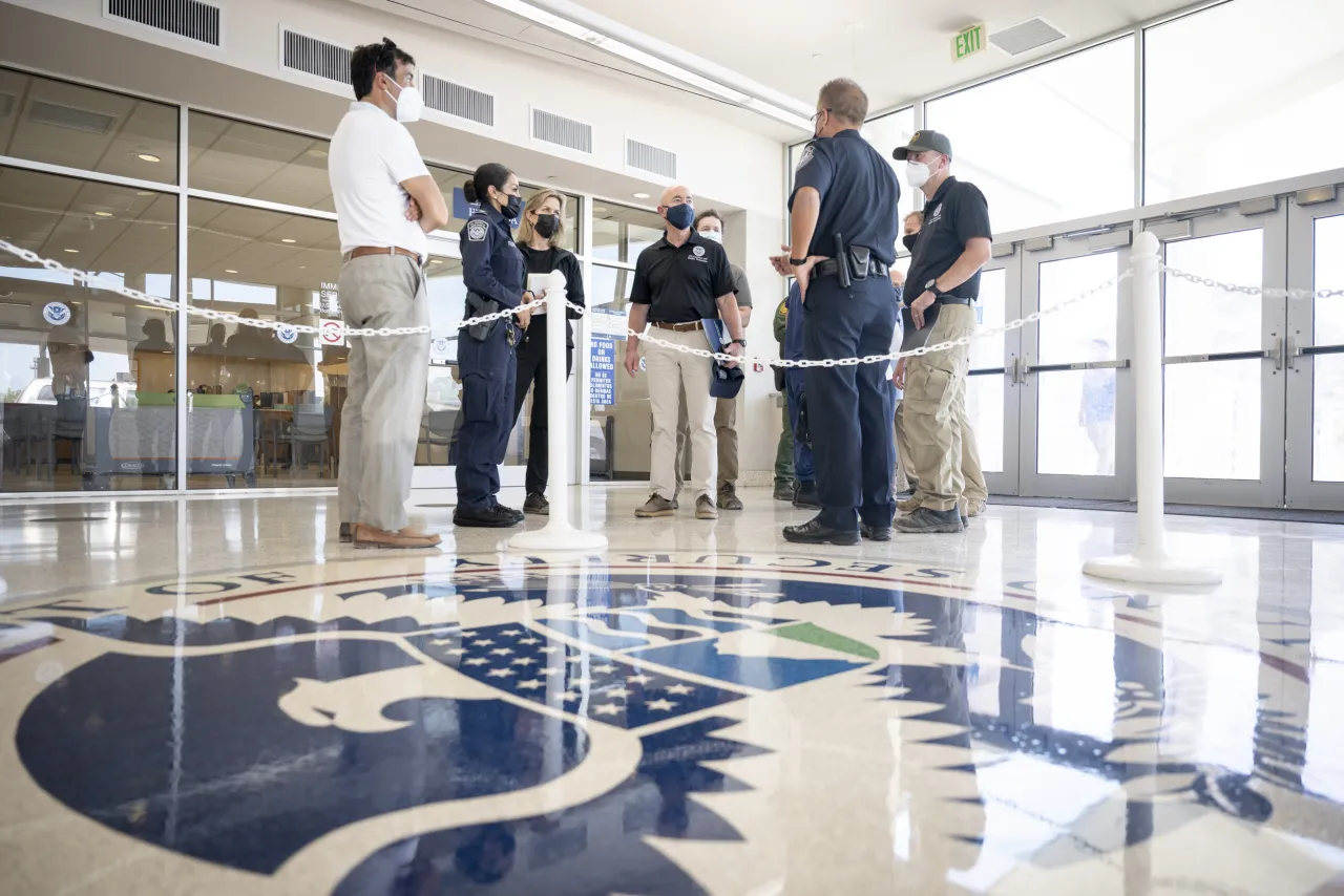 Image: DHS Secretary Alejandro Mayorkas Tours Port of Entry (4)