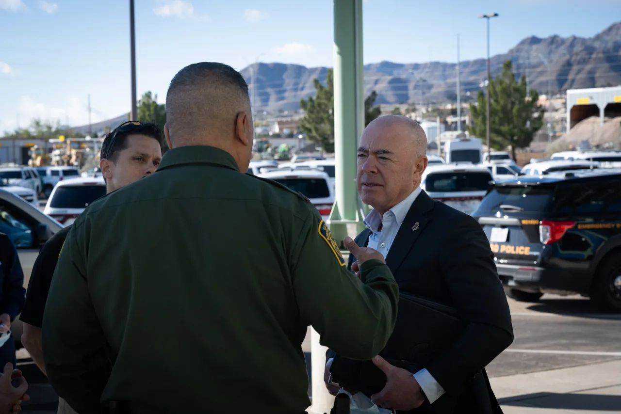 Image: DHS Secretary Alejandro Mayorkas Visits USBP El Paso Station (003)