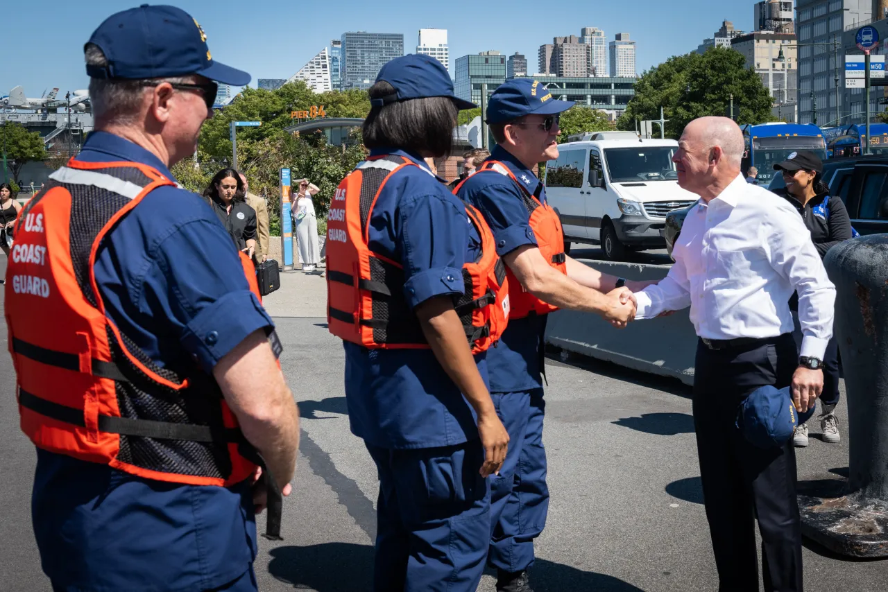 Image: DHS Secretary Alejandro Mayorkas Travels to NY and NJ (004)