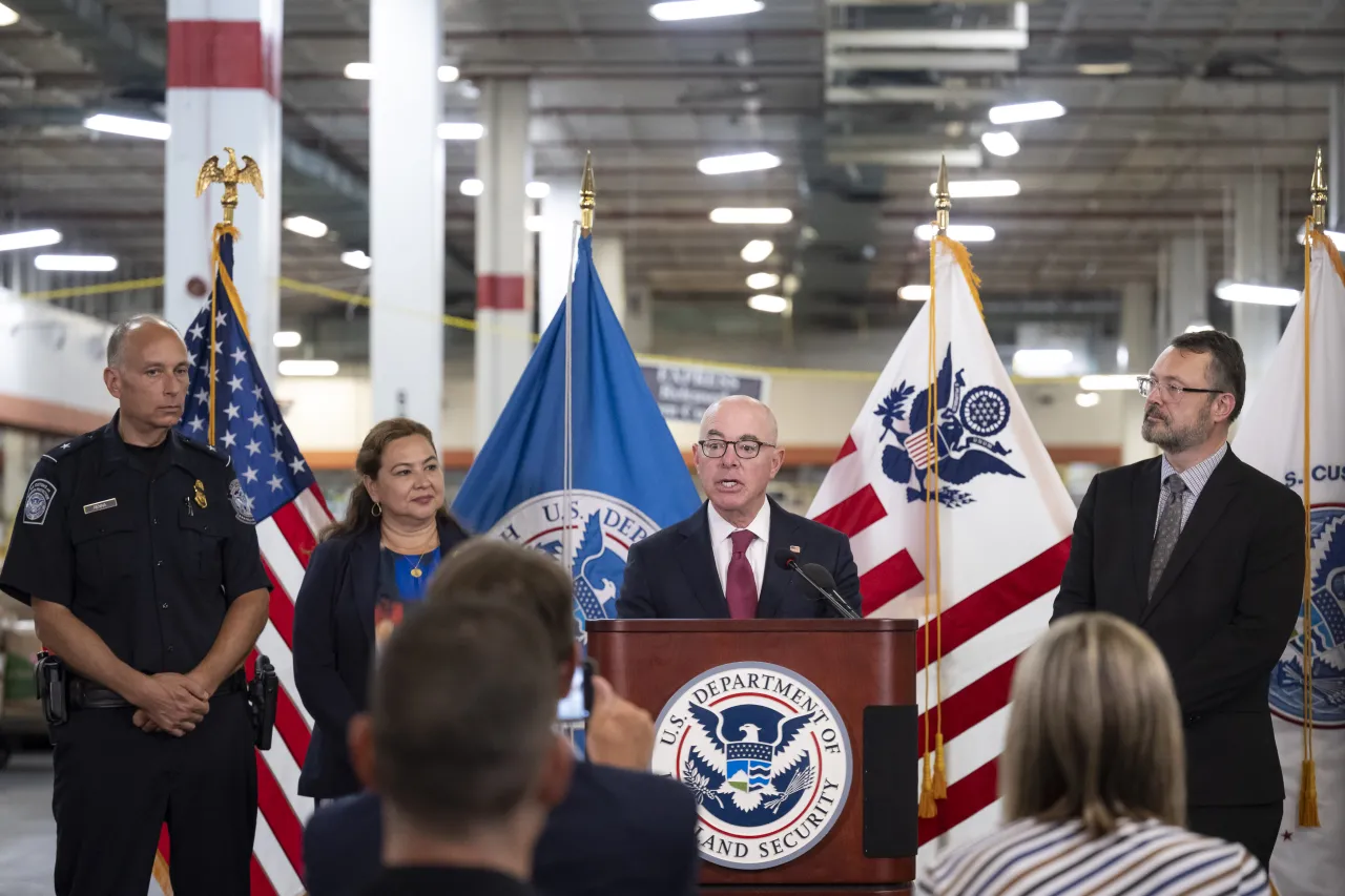 Image: DHS Secretary Alejandro Mayorkas Tours the CBP IMF at JFK (077)