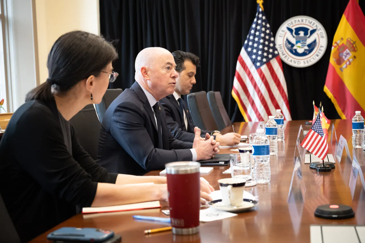 Image: DHS Secretary Alejandro Mayorkas Meets with Spanish Ambassador (009)