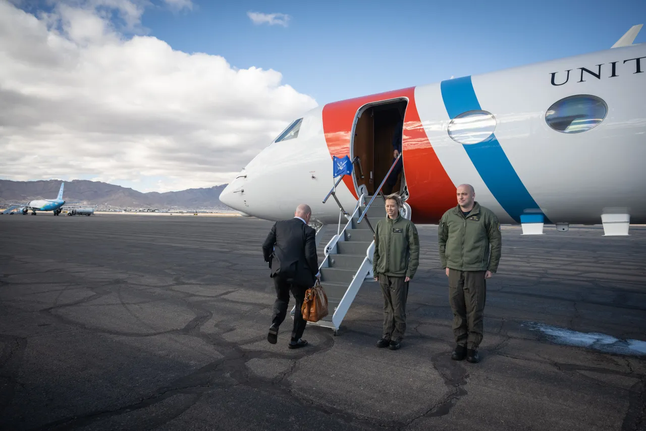 Image: DHS Secretary Alejandro Mayorkas Departs El Paso, TX (055)