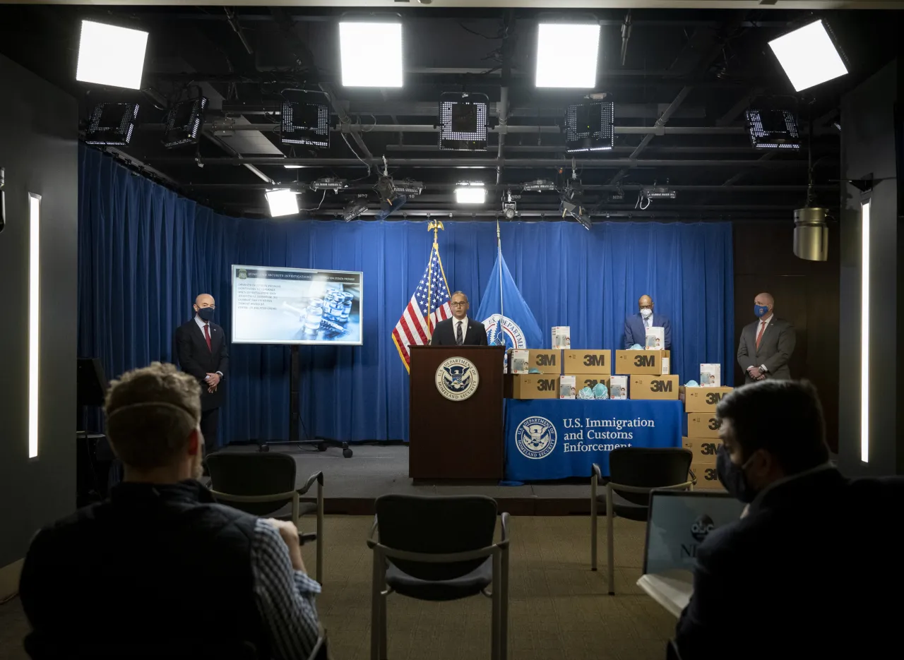 Image: DHS Secretary Mayorkas Press Conference on Counterfeit N95 Masks (6)