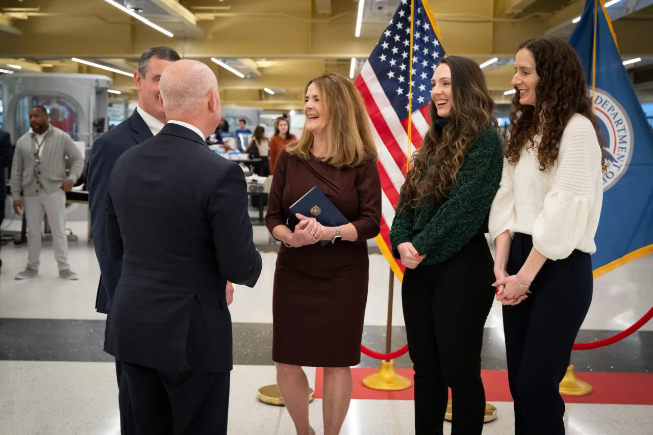 Image: DHS Secretary Alejandro Mayorkas Swears In TSA Administrator(017)