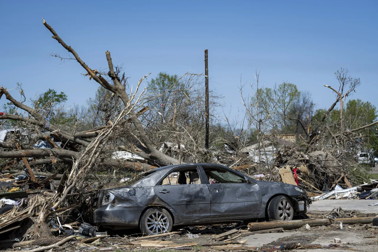 Image: DHS Secretary Alejandro Mayorkas Visits Rolling Fork, Mississippi  (097)