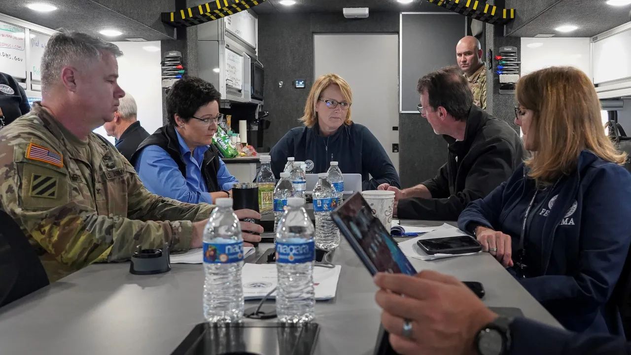 Image: FEMA Administrator Deanne Criswell Visits Florida Mobile Command Center (1)