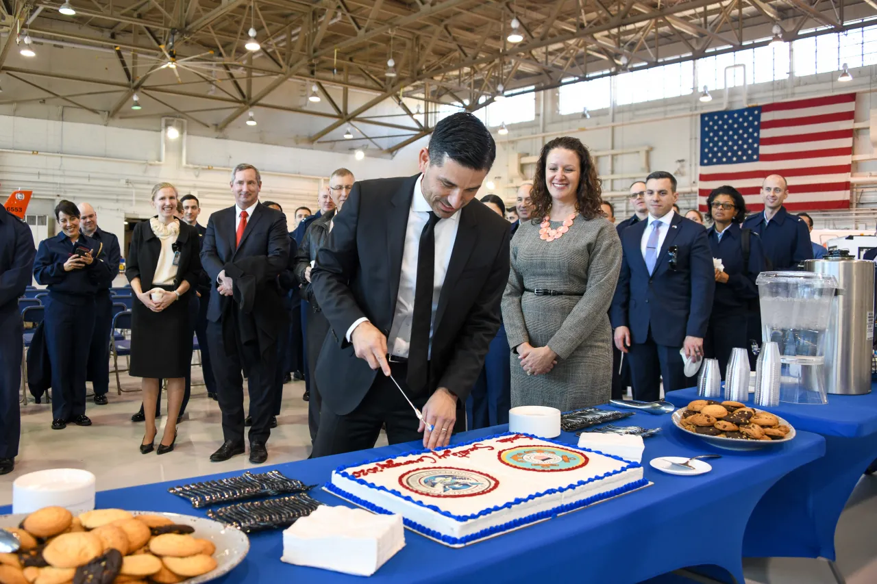 Image: US Coast Guard Service Secretary Recognition Ceremony (12)