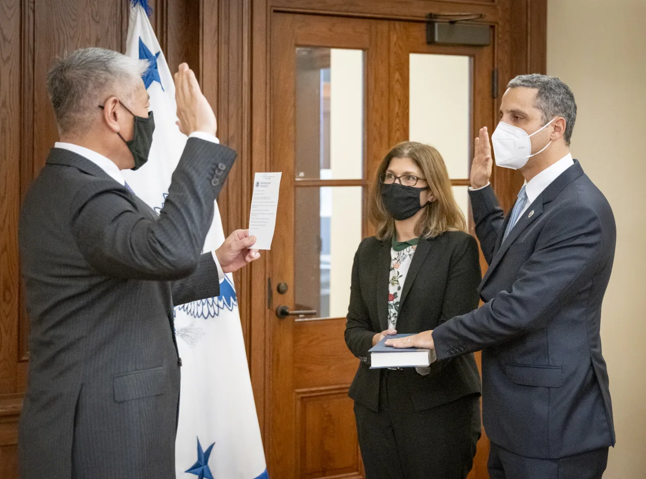 Image: DHS Deputy Secretary Tien Swears in Robert Silvers (2)