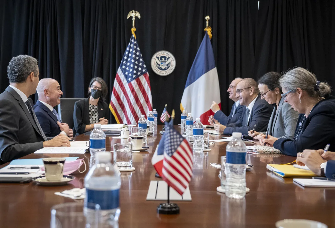 Image: DHS Secretary Alejandro Mayorkas Meets with Laurent Nuñez (9)