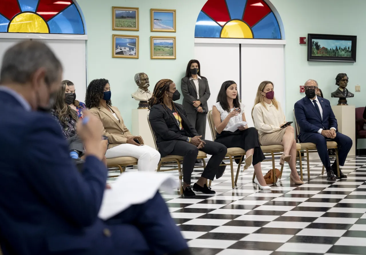 Image: DHS Secretary Alejandro Mayorkas Meets with Cuban-American Community Leaders (16)