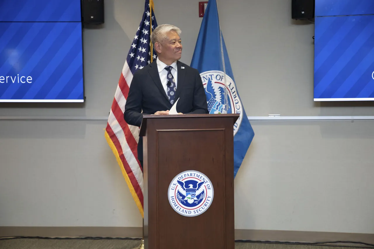 Image: DHS Deputy Secretary John Tien Presents the Secretary’s Award to DHS Employees in ATL  (024)