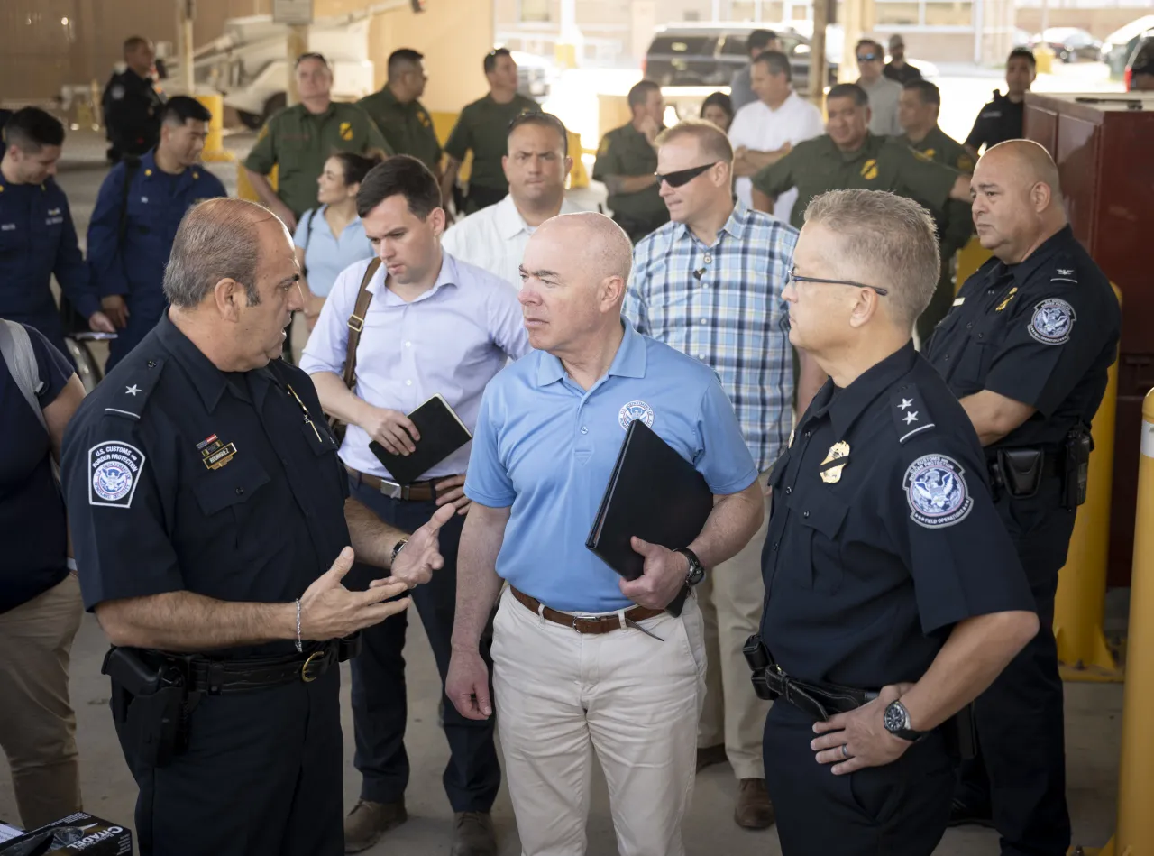 DHS Secretary Alejandro Mayorkas Tours Hidalgo POE (007) | Homeland ...