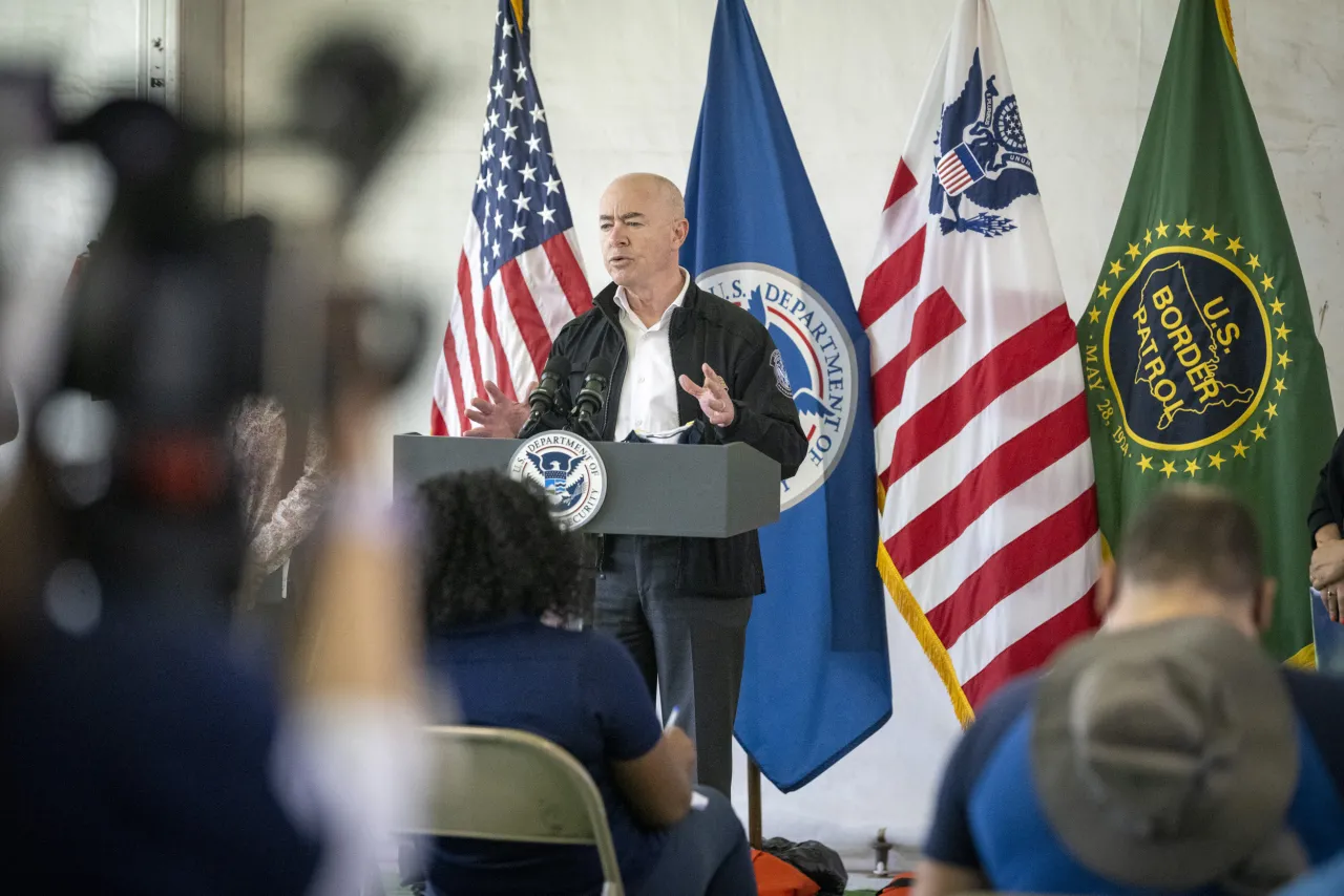 Image: DHS Secretary Alejandro Mayorkas Tours CBP Donna Processing Center (14)