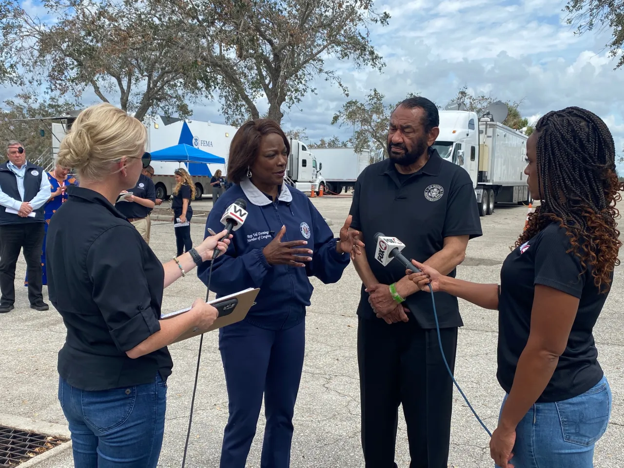 Image: Representatives Al Green and Val Demings Visit a FEMA Disaster Recovery Center (10)