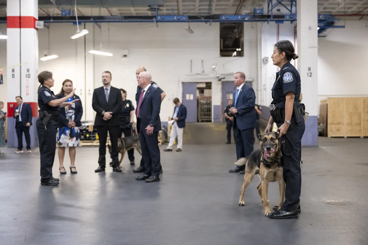 Image: DHS Secretary Alejandro Mayorkas Tours the CBP IMF at JFK (063)