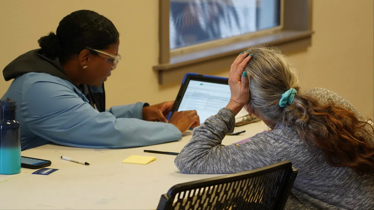 Image: FEMA Assists Survivors at the Winter Springs Civic Center (3)