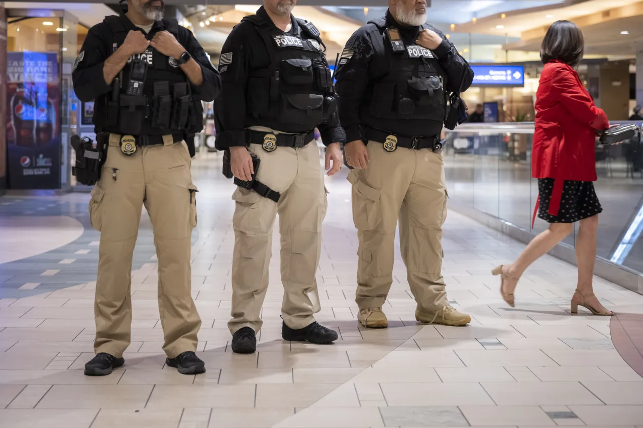 Image: DHS Employees Work to Secure Super Bowl LVII (163)