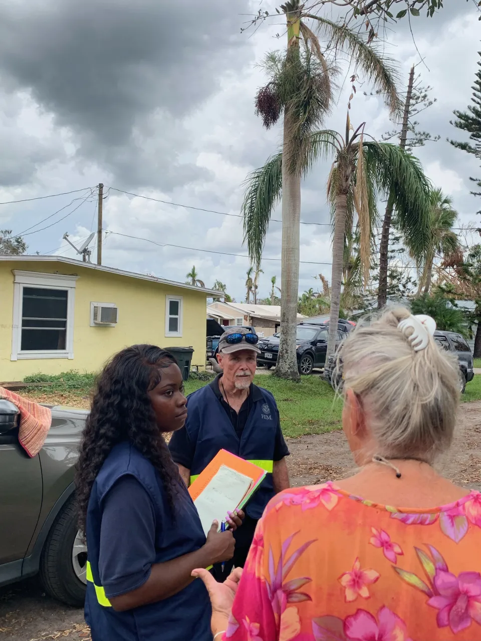 Image: FEMA Disaster Survivor Assistance Team Members Helping Residents Apply for Assistance (2)