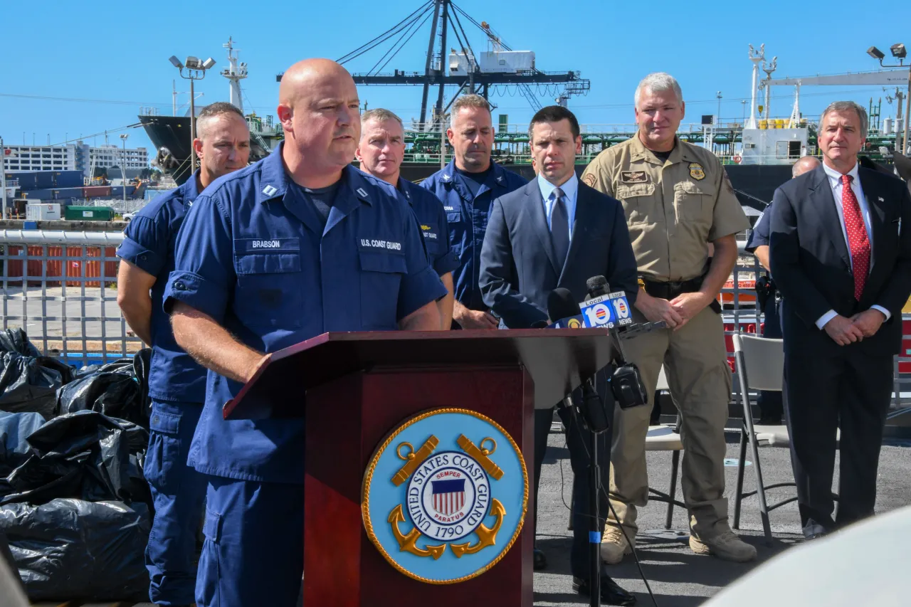 Image: Coast Guard Cutter Hamilton Drug Offload - Crew Visit (8)