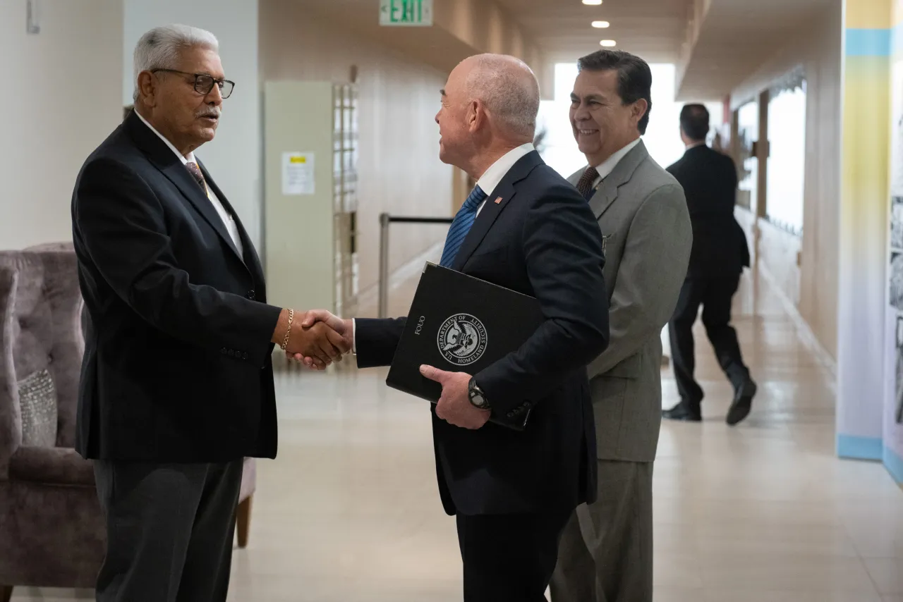 Image: DHS Secretary Alejandro Mayorkas Travels to San Diego, CA (007)