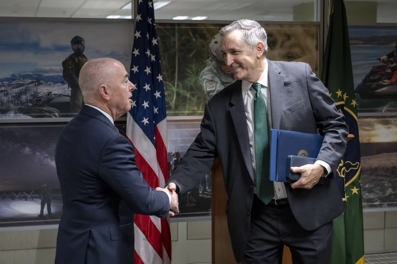 Image: DHS Secretary Alejandro Mayorkas Says Farewell to CBP Deputy Commissioner and Chief Ortiz    (029)