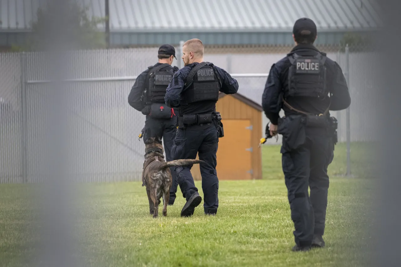 Image: DHS Secretary Alejandro Mayorkas Tours Secret Service Training Center (08)