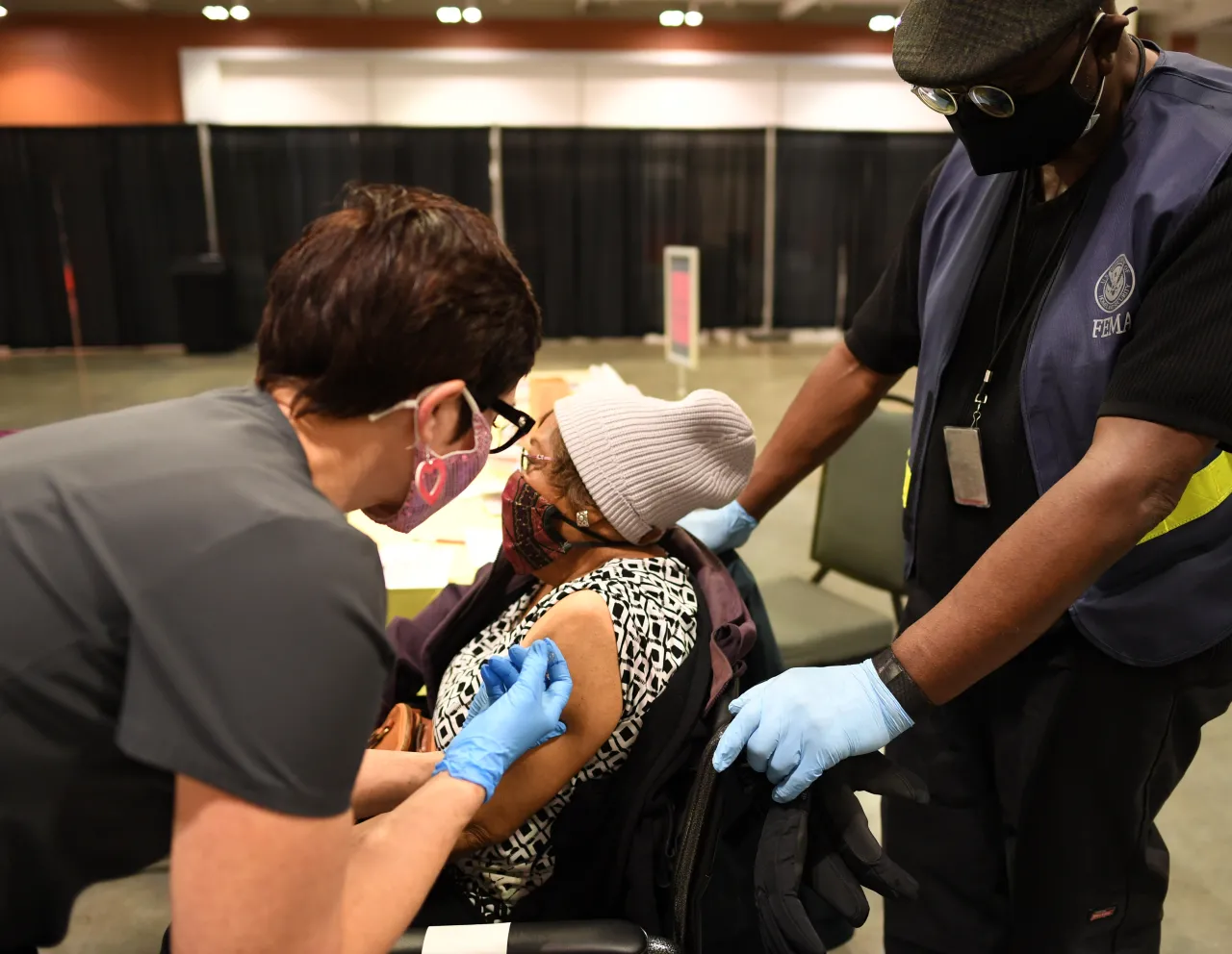 Image: FEMA Staff Help Out at Covid Vaccination Site in Nashville, Tennessee