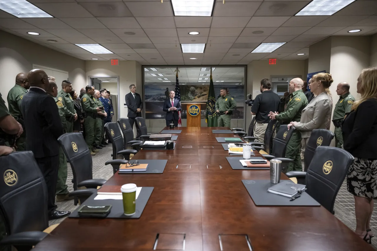 Image: DHS Secretary Alejandro Mayorkas Says Farewell to CBP Deputy Commissioner and Chief Ortiz    (008)