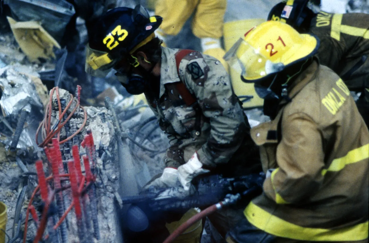 Image: Oklahoma City Bombing - Search and Rescue crews work to save those trapped beneath the debris (6)