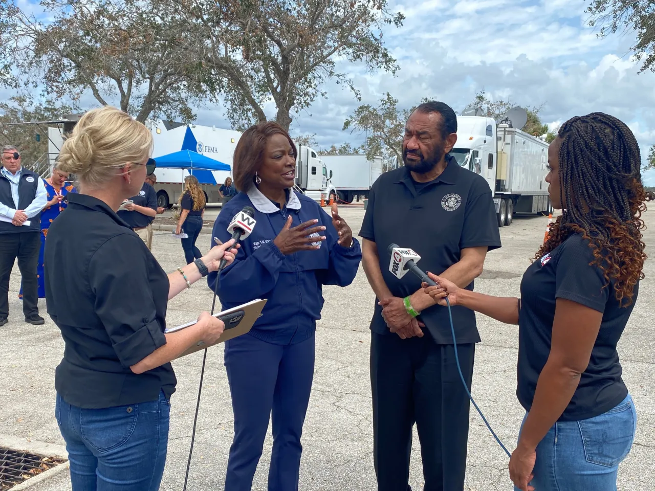 Image: Representatives Al Green and Val Demings Visit a FEMA Disaster Recovery Center (11)