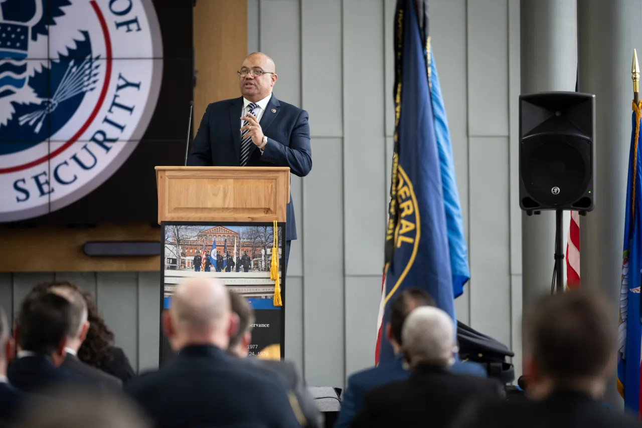 Image: DHS Secretary Alejandro Mayorkas Attends FPS Wreath Laying Ceremony (032)