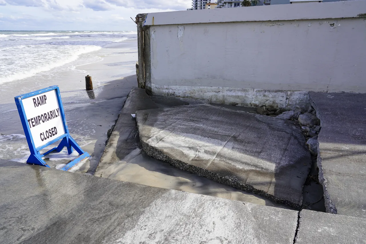 Image: Florida Beach Damaged by Hurricane Ian (6)